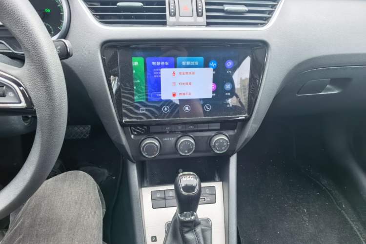 Used Skoda Octavia 2019 TSI230 DSG SmartDrive Luxury Edition China VI Audio And AC Panel
