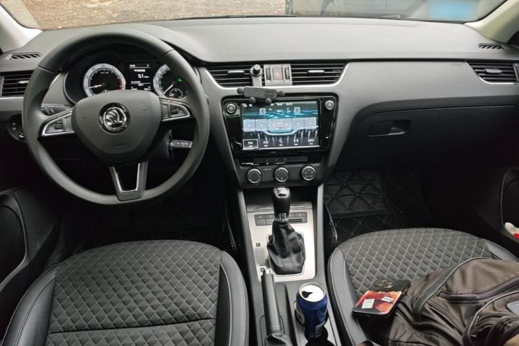 Used Skoda Octavia 2019 TSI280 DSG Luxury Edition Center Console
