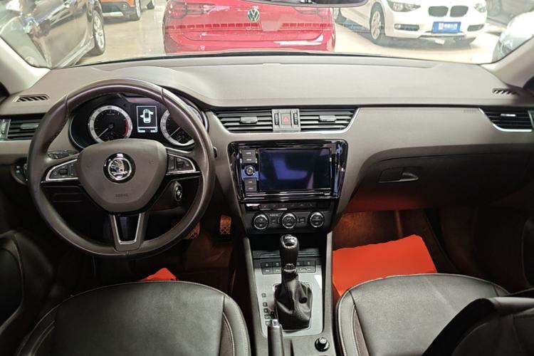Used Skoda Octavia 2019 TSI280 DSG Flagship Wagon China VI Standard Center Console