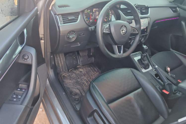 Used Skoda Octavia 2019 1.5L Automatic SmartDrive Comfort Edition China VI Standard Driver Seat