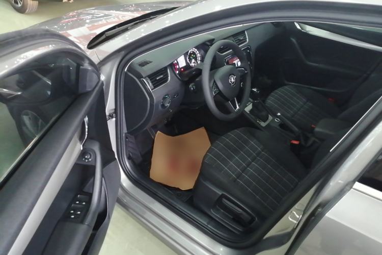 Used Skoda Octavia 2019 1.5L Automatic SmartDrive Comfort Edition China VI Standard Driver Seat