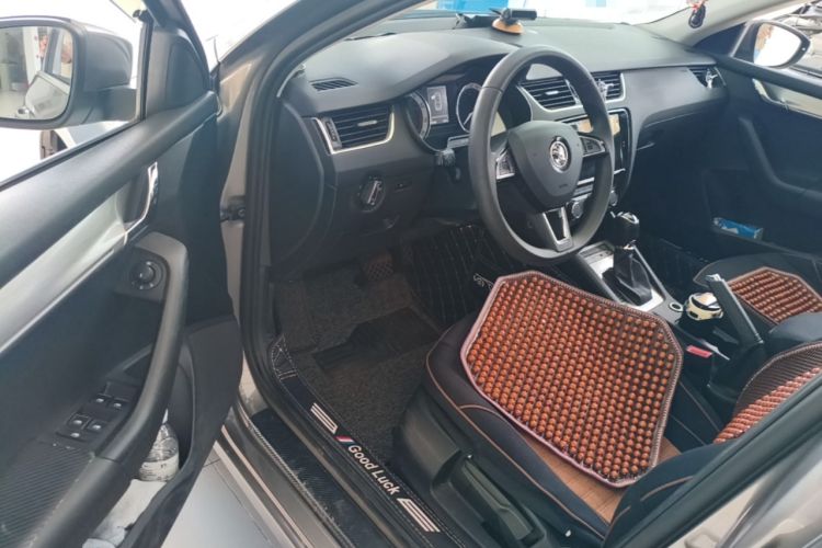 Used Skoda Octavia 2019 1.5L Automatic Smart Drive Luxury Edition China VI Standard Driver Seat