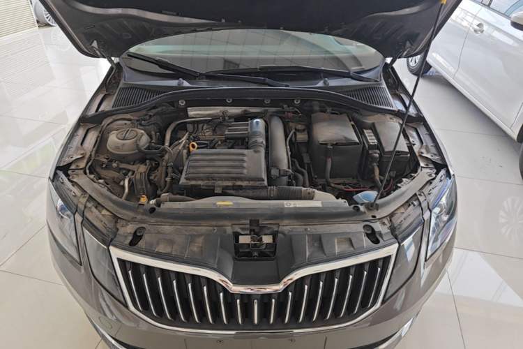 Used Skoda Octavia 2019 TSI230 DSG Luxury Edition Engine Bay