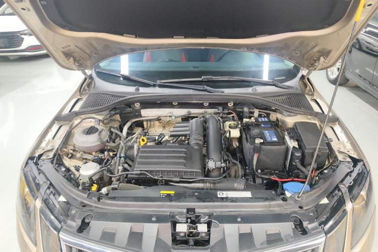 Used Skoda Octavia 2019 TSI230 DSG SmartDrive Luxury Edition China VI Engine Bay