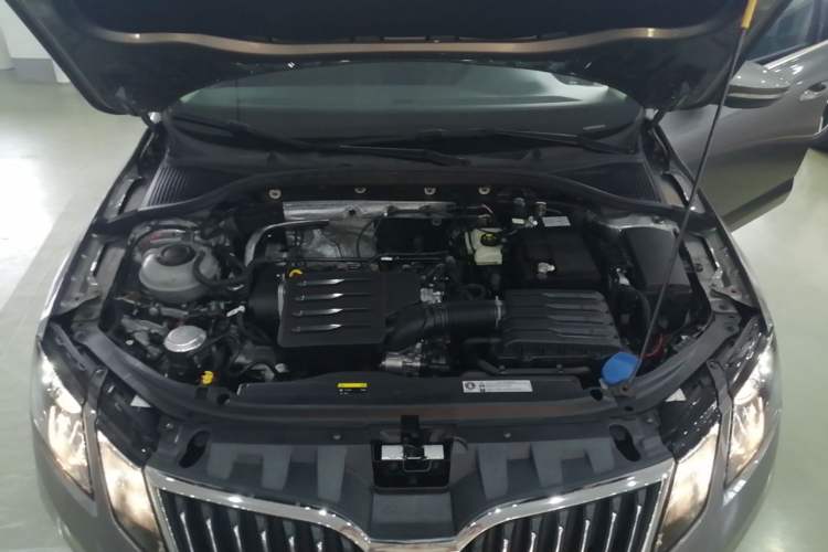 Used Skoda Octavia 2019 1.5L Automatic SmartDrive Comfort Edition China VI Standard Engine Bay