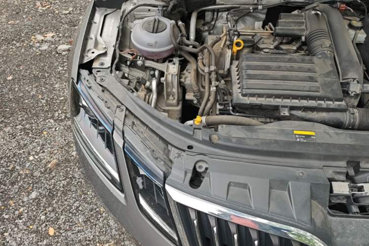 Used Skoda Octavia 2019 TSI280 DSG Luxury Edition Engine Bay Right