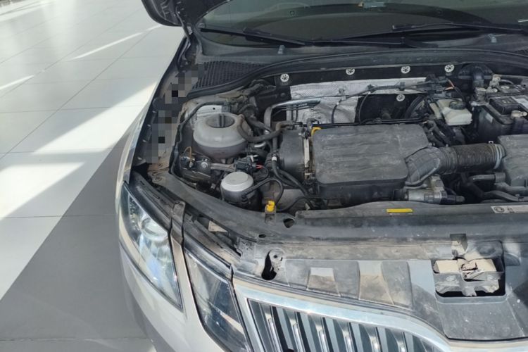 Used Skoda Octavia 2019 1.5L Automatic Smart Drive Luxury Edition China VI Standard Engine Bay Right