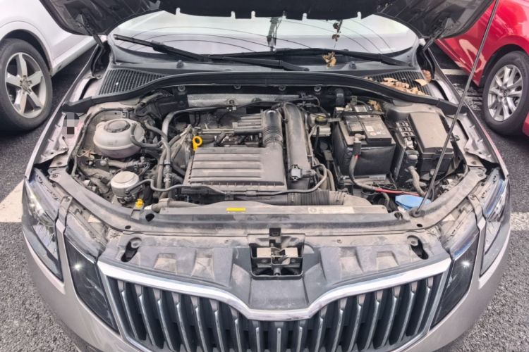 Used Skoda Octavia 2019 TSI230 DSG SmartDrive Luxury Edition China VI Engine Bay