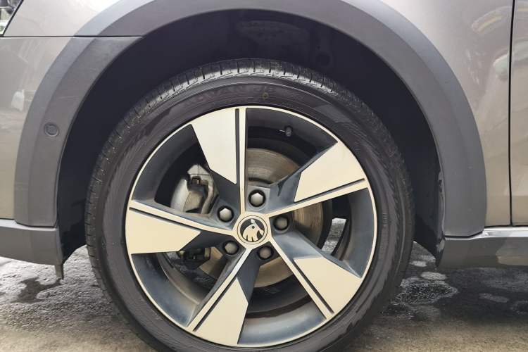 Used Skoda Octavia 2019 TSI280 DSG Flagship Wagon China VI Standard Exterior 3