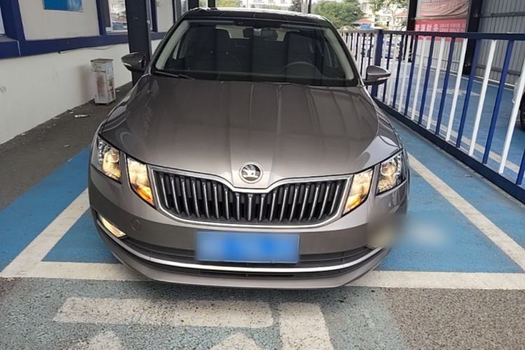 Used Skoda Octavia 2019 1.5L Automatic Smart Drive Luxury Edition China VI Standard Front
