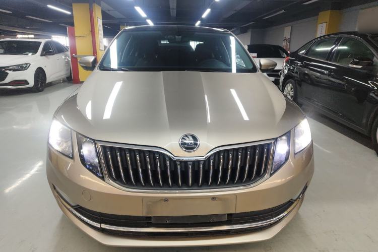 Used Skoda Octavia 2019 TSI230 DSG SmartDrive Luxury Edition China VI Front