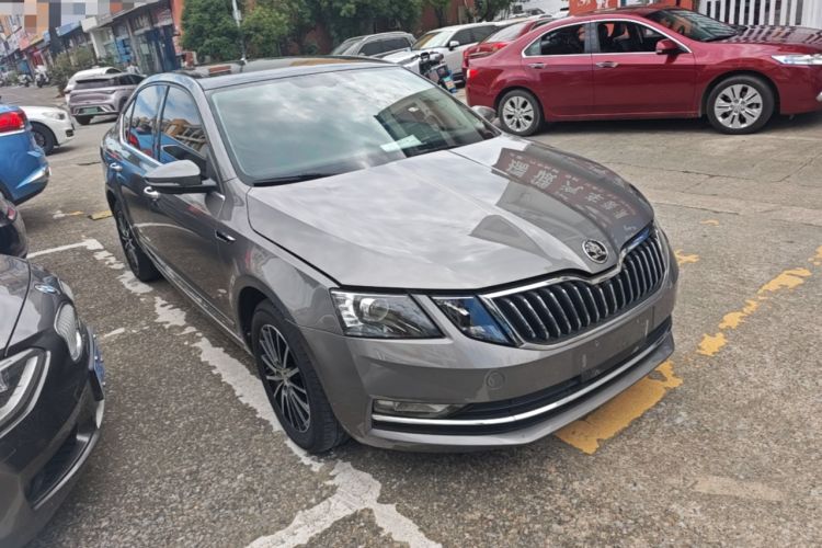 Used Skoda Octavia 2019 1.5L Automatic Smart Drive Luxury Edition China V Standard Front Right 45 Deg