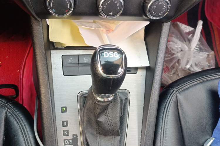 Used Skoda Octavia 2019 TSI230 DSG Comfort Edition Gear Lever