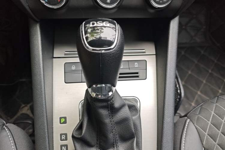 Used Skoda Octavia 2019 TSI280 DSG Luxury Edition Gear Lever