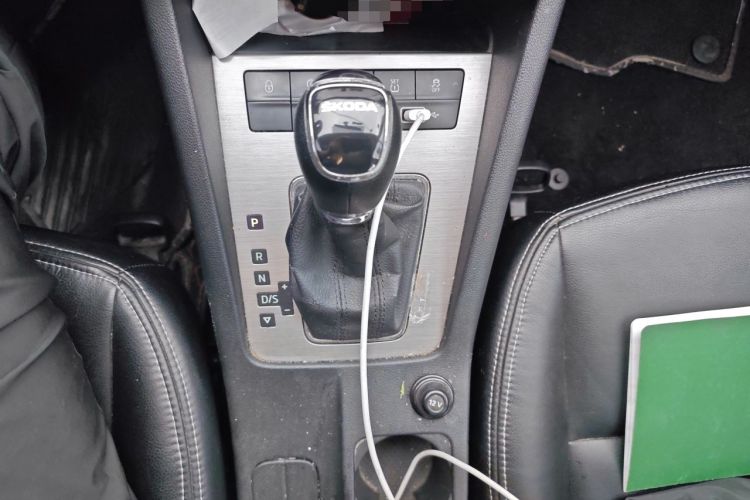 Used Skoda Octavia 2019 1.5L Automatic SmartDrive Comfort Edition China VI Standard Gear Lever