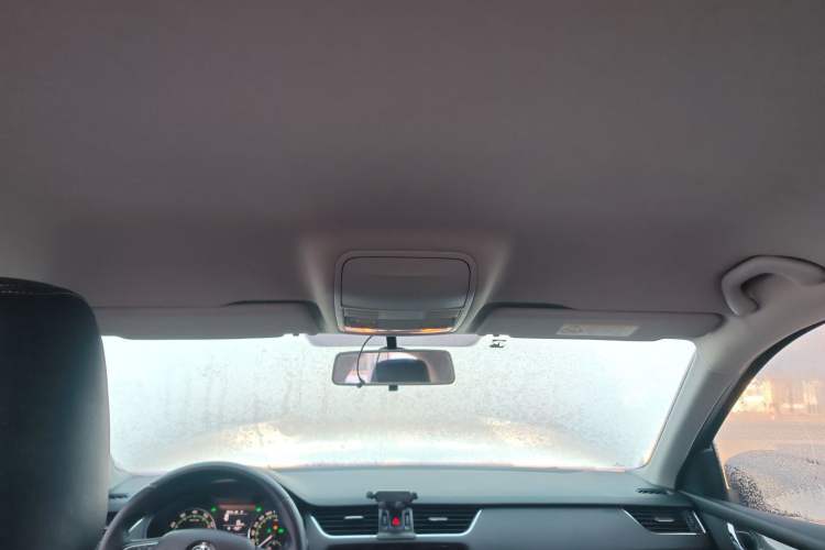 Used Skoda Octavia 2019 1.5L Automatic SmartDrive Comfort Edition China VI Standard Headliner