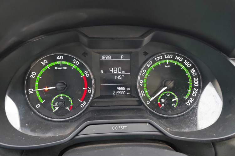 Used Skoda Octavia 2019 1.5L Automatic SmartDrive Comfort Edition China VI Standard Instrument Cluster