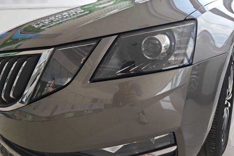 Used Skoda Octavia 2019 TSI230 DSG Luxury Edition Left Front Headlight