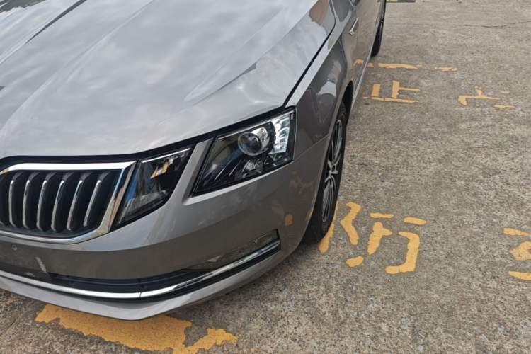Used Skoda Octavia 2019 1.5L Automatic Smart Drive Luxury Edition China V Standard Left Front Headlight