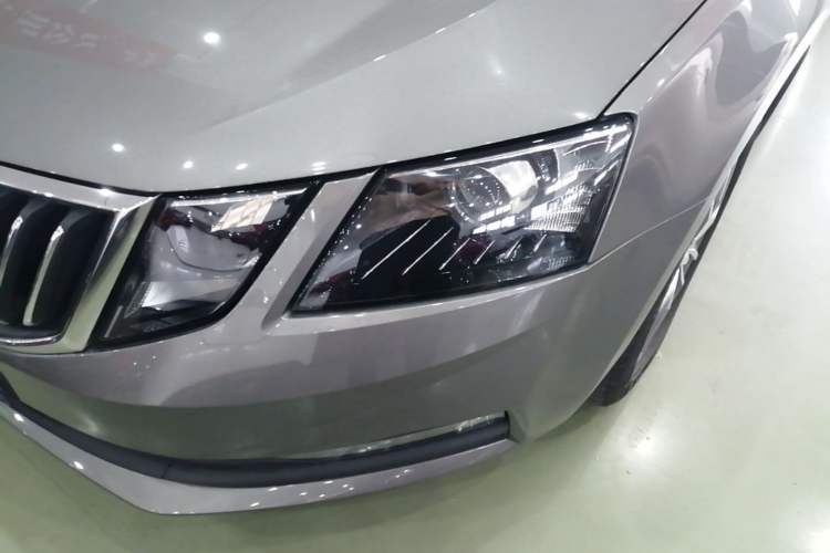 Used Skoda Octavia 2019 1.5L Automatic SmartDrive Comfort Edition China VI Standard Left Front Headlight