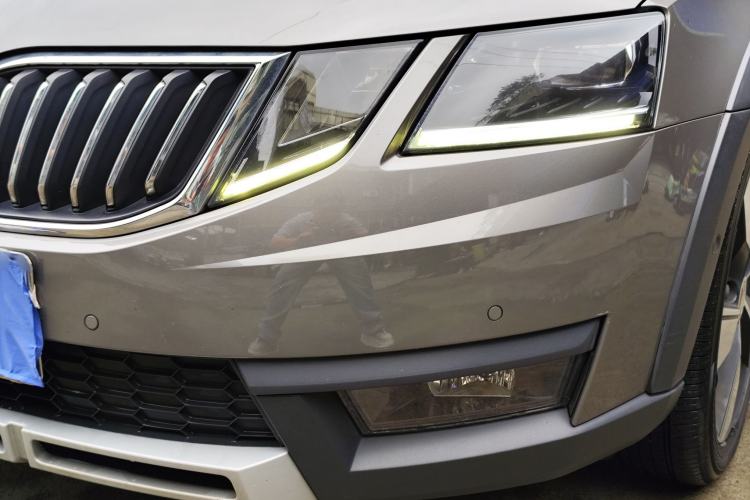 Used Skoda Octavia 2019 TSI280 DSG Flagship Wagon China VI Standard Left Front Headlight