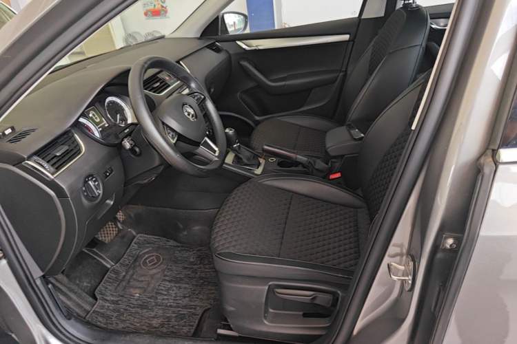 Used Skoda Octavia 2019 TSI230 DSG Luxury Edition Left Front Seat