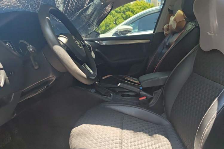 Used Skoda Octavia 2019 1.5L Automatic Smart Drive Luxury Edition China VI Standard Left Front Seat
