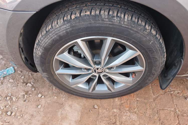 Used Skoda Octavia 2019 1.5L Automatic SmartDrive Comfort Edition China VI Standard Left Front Wheel Hub
