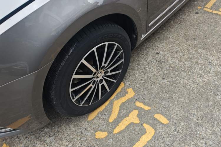 Used Skoda Octavia 2019 1.5L Automatic Smart Drive Luxury Edition China V Standard Left Front Wheel Hub