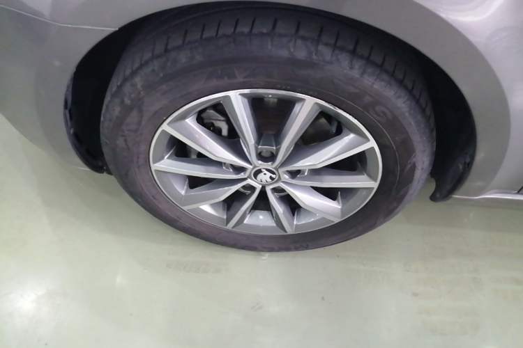 Used Skoda Octavia 2019 1.5L Automatic SmartDrive Comfort Edition China VI Standard Left Front Wheel Hub