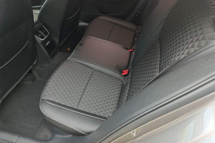 Used Skoda Octavia 2019 1.5L Automatic Smart Drive Luxury Edition China V Standard Left Rear Seat