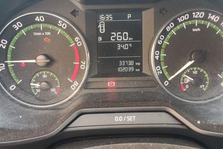 Used Skoda Octavia 2019 TSI230 DSG Comfort Edition Odometer Close Up