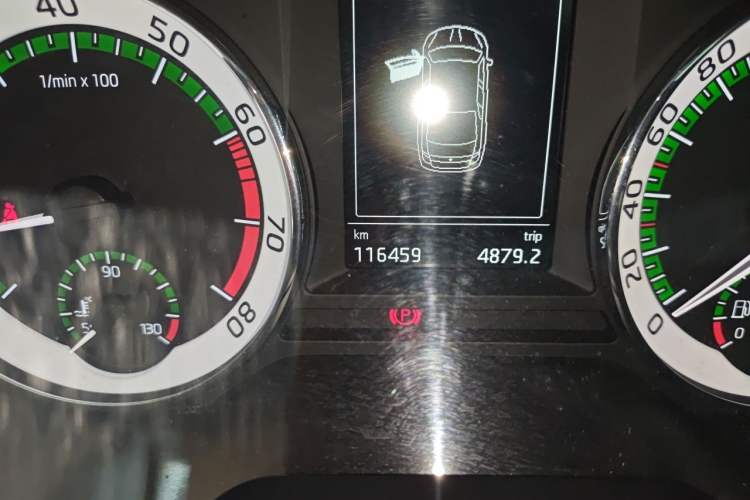 Used Skoda Octavia 2019 1.5L Automatic Smart Drive Luxury Edition China VI Standard Odometer Close Up