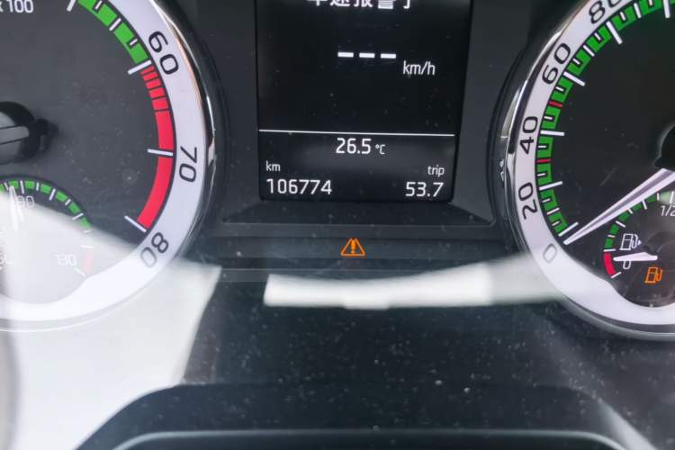 Used Skoda Octavia 2019 TSI230 DSG SmartDrive Luxury Edition China VI Odometer Close Up