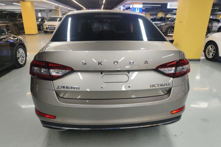 Used Skoda Octavia 2019 TSI230 DSG SmartDrive Luxury Edition China VI Rear
