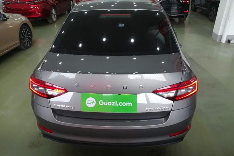 Used Skoda Octavia 2019 1.5L Automatic SmartDrive Comfort Edition China VI Standard Rear