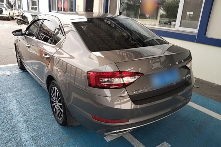 Used Skoda Octavia 2019 1.5L Automatic Smart Drive Luxury Edition China VI Standard Rear Left 45 Deg