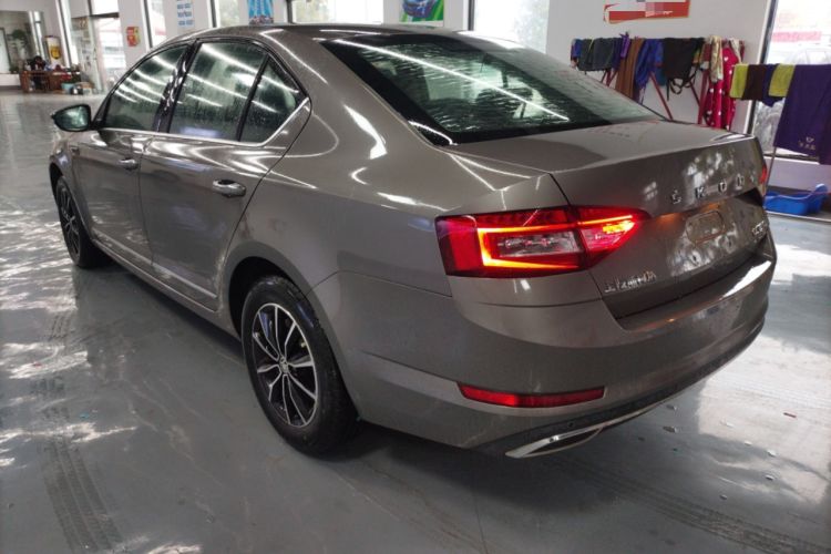 Used Skoda Octavia 2019 TSI230 DSG SmartDrive Luxury Edition China VI Rear Left 45 Deg