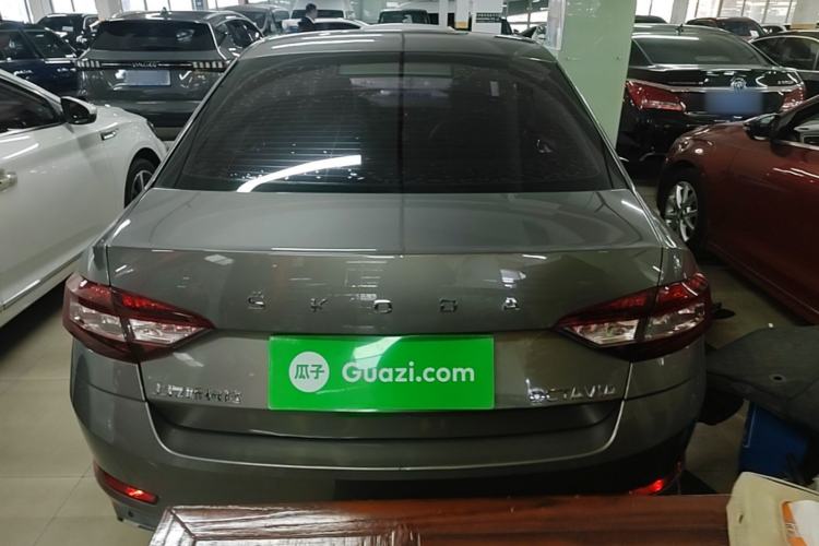 Used Skoda Octavia 2019 1.5L Automatic Smart Drive Luxury Edition China VI Standard Rear