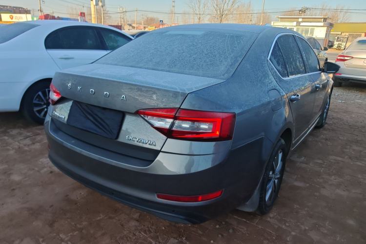 Used Skoda Octavia 2019 1.5L Automatic SmartDrive Comfort Edition China VI Standard Rear Right 45 Deg