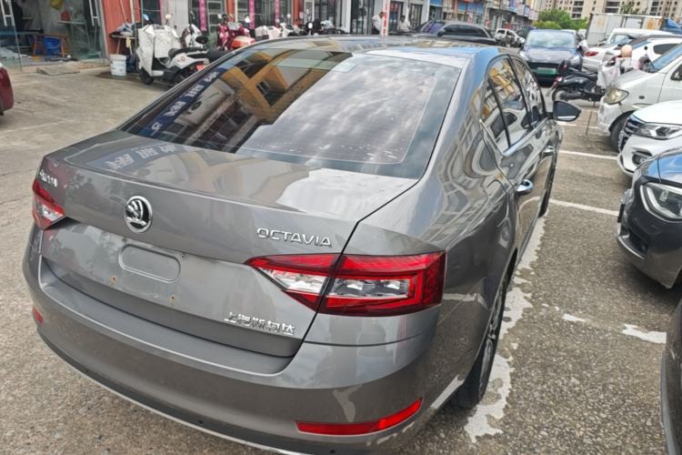 Used Skoda Octavia 2019 1.5L Automatic Smart Drive Luxury Edition China V Standard Rear Right 45 Deg