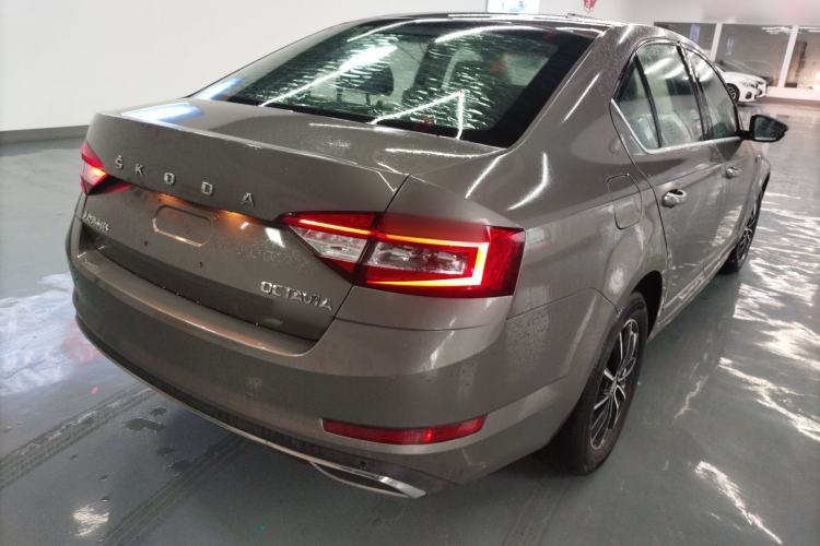 Used Skoda Octavia 2019 TSI230 DSG SmartDrive Luxury Edition China VI Rear Right 45 Deg