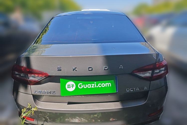 Used Skoda Octavia 2019 1.5L Automatic Smart Drive Luxury Edition China VI Standard Rear
