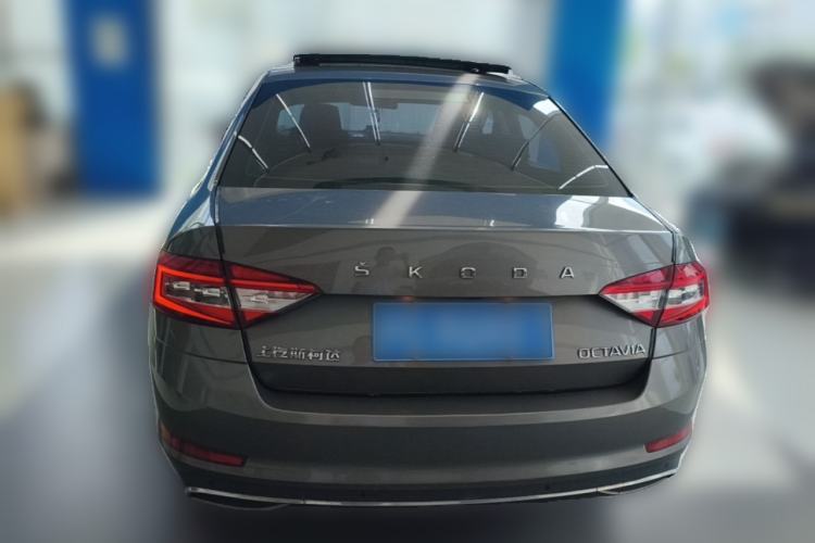 Used Skoda Octavia 2019 1.5L Automatic Smart Drive Luxury Edition China VI Standard Rear