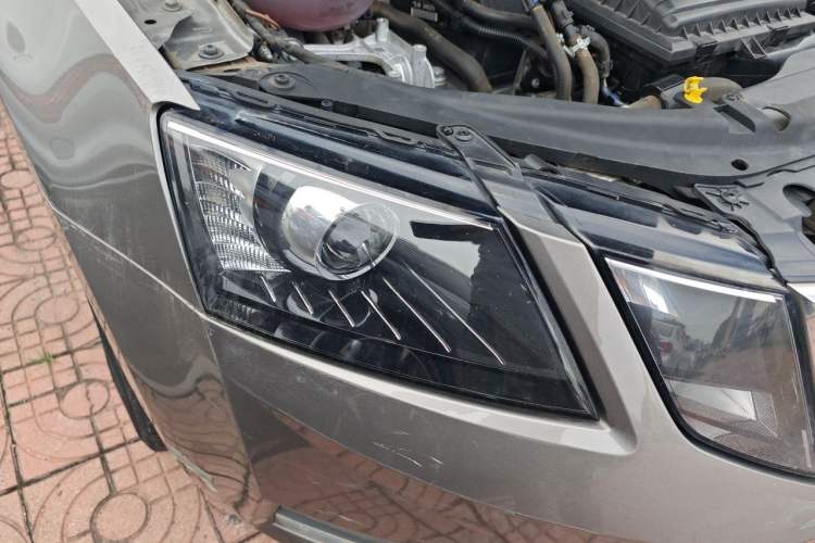 Used Skoda Octavia 2019 TSI230 DSG Luxury Edition Right Front Headlight