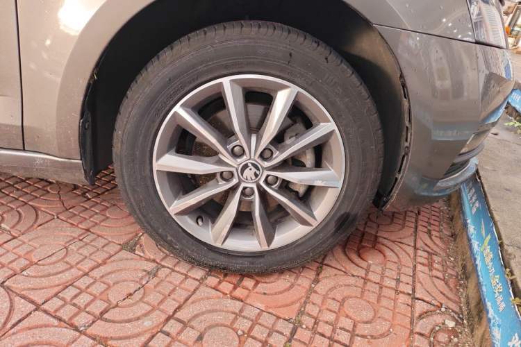 Used Skoda Octavia 2019 1.5L Automatic SmartDrive Comfort Edition China VI Standard Right Front Wheel Hub
