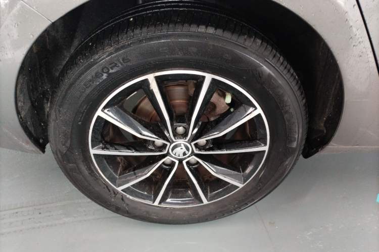 Used Skoda Octavia 2019 TSI230 DSG SmartDrive Luxury Edition China VI Right Rear Wheel Hub