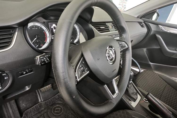Used Skoda Octavia 2019 TSI230 DSG Luxury Edition Steering Wheel