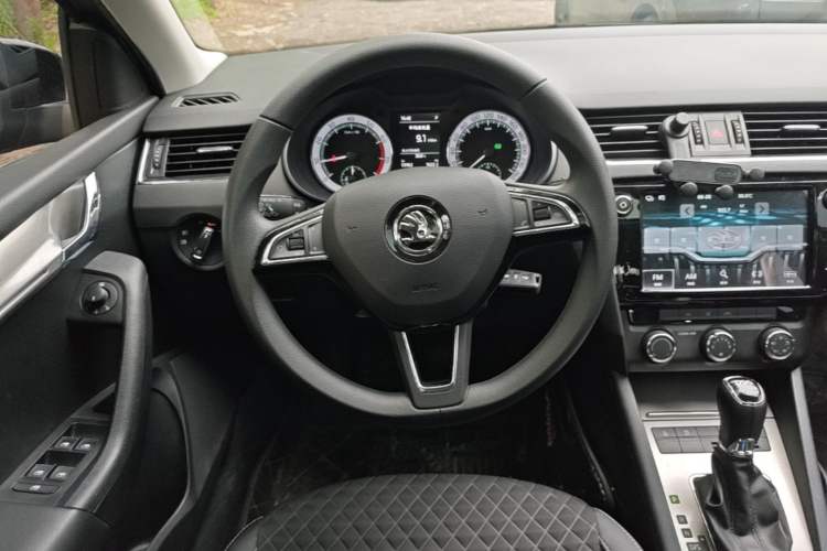 Used Skoda Octavia 2019 TSI280 DSG Luxury Edition Steering Wheel