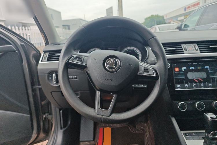 Used Skoda Octavia 2019 TSI230 DSG Luxury Edition Steering Wheel